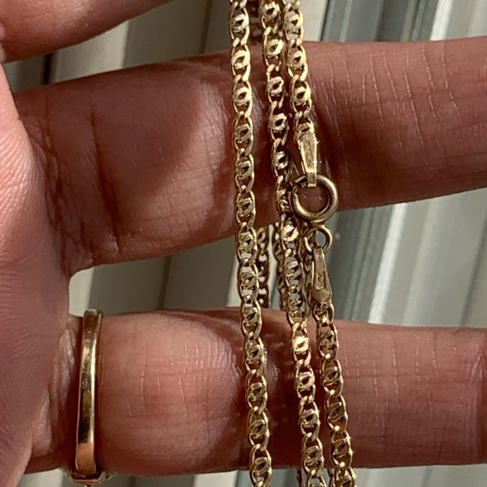 10k Gold Link Chain -
2.5mm - 19"